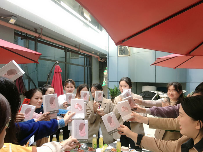 女神節(jié)快樂(lè)|有鮮花，有陽(yáng)光，有愛(ài)的薩瑪瑞事業(yè)