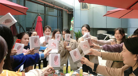 女神節(jié)快樂|有鮮花，有陽光，有愛的赫名視顯事業(yè)2022